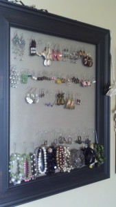 earring frame