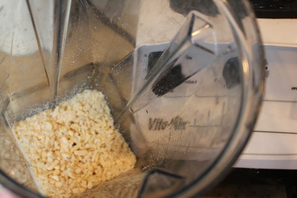 vita mix blends almonds