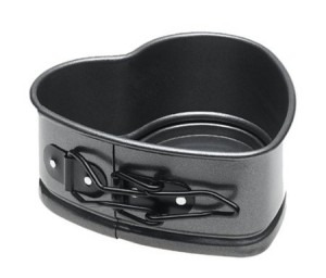 Wilton Excelle Elite 4-Inch Heart Springform Pan