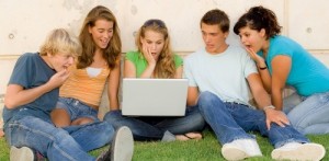 10 Commandments for your teenagers' social media use... If your kid has access to an electronic device that connects to wifi, then you need to read this. And you need to make sure your friends know this too.