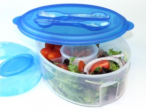 fresh salad for lunch without a dressing mess