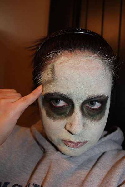 DIY Instant ZOMBIE! No Special Makeup Necessary! - Fabulessly Frugal