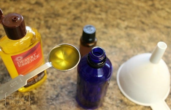 Adding coconut oil to DIY detangling spray