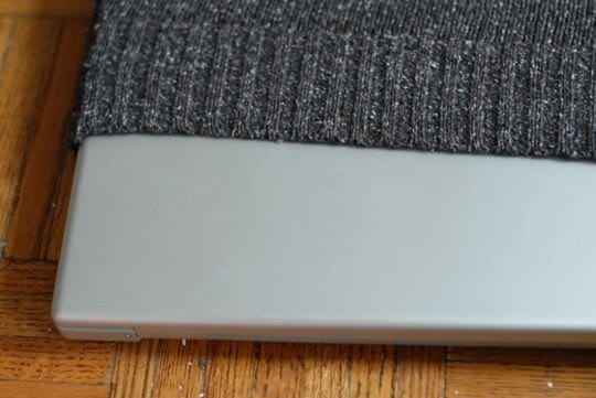 diy laptop sleeve made out of a sweater
