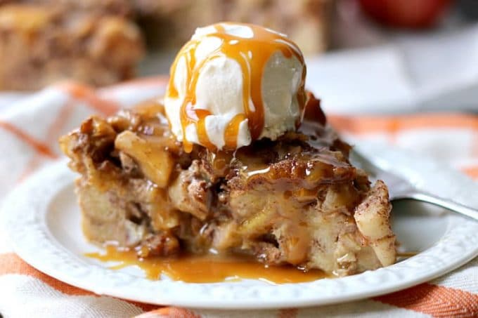 Slow cooker apple bread pudding