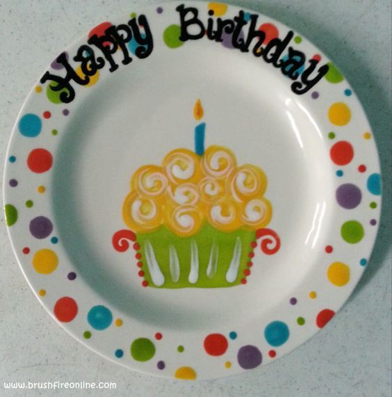 Happy birthday plate with a cupcake drawn on it