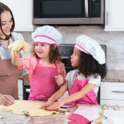 Amazon: 11pcs Complete Kids Cooking and Baking Set $12.49 (Reg. $19.99)