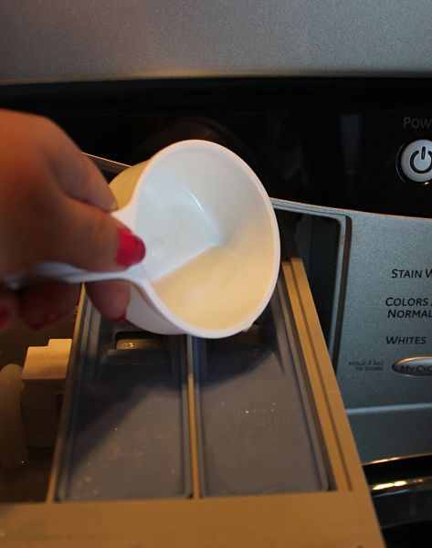 Adding vinegar to washing machine