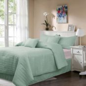 Amazon: 6-Piece King Comforter Set $22 (Reg. $43.99) + FREE Shipping -...