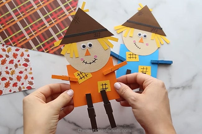 Easy scarecrow craft with clothes pins