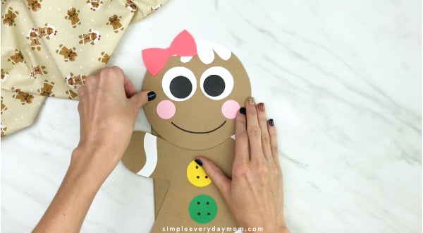 Winter craft tutorial for kids under 3 years old - DIY ART PINS