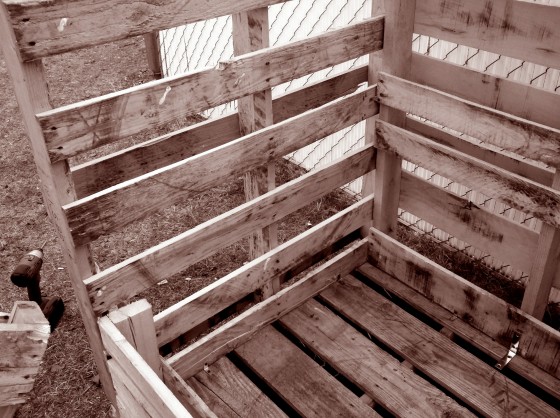 How to make a compost bin from pallets