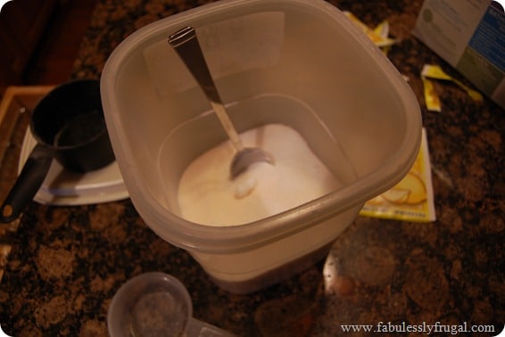 Mixing homemade dishwasher detergent ingredients