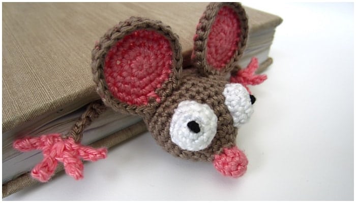 Crochet mouse bookmark