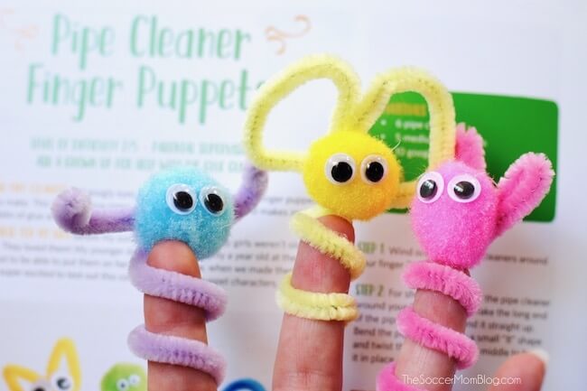 Adorable finger puppets made with pom poms and pipe cleaners