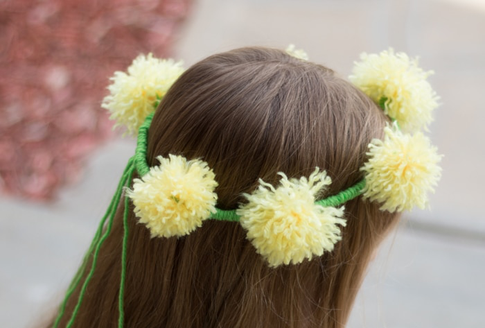Simple yellow flower crown