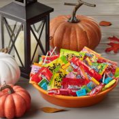 6+ Pounds! Amazon: 330 Count HERSHEY'S Sour Patch Kids, Jolly Rancher,...