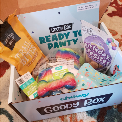 GOODY BOX Chewy Dog Toys, Treats, & Bandana reviews 