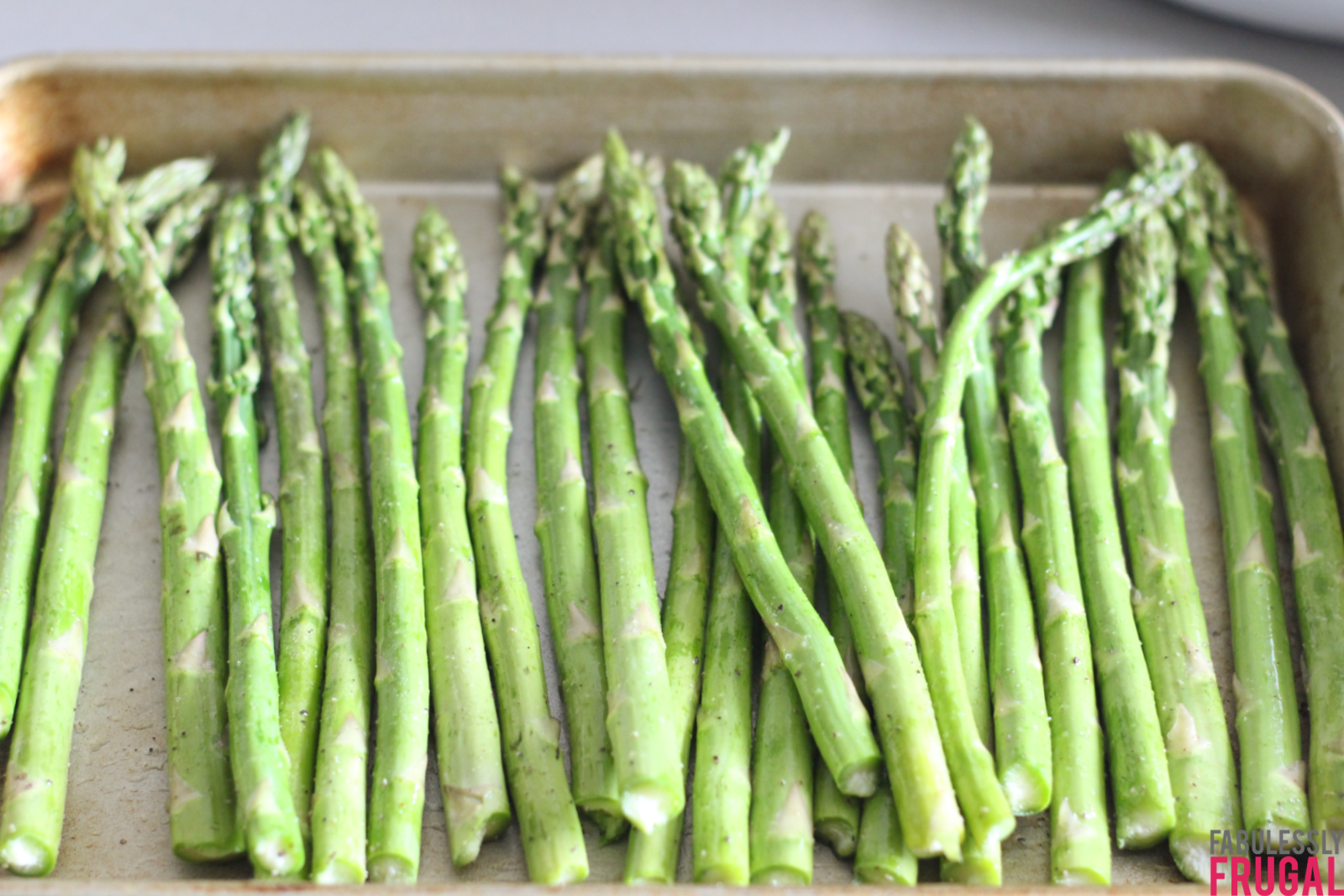 prepping asparagus for air fryer