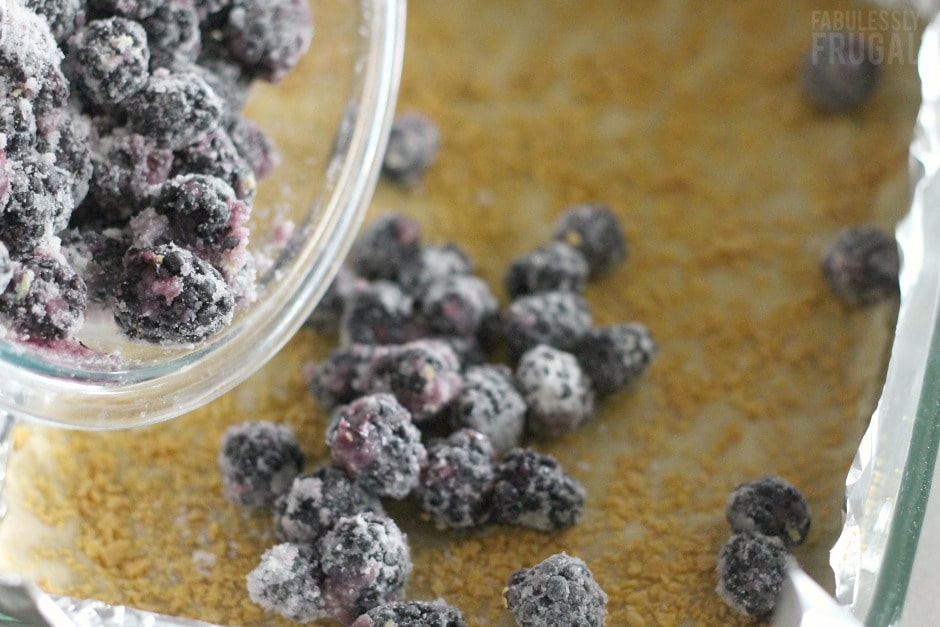 Sweetened blackberrys for blackberry pie bars