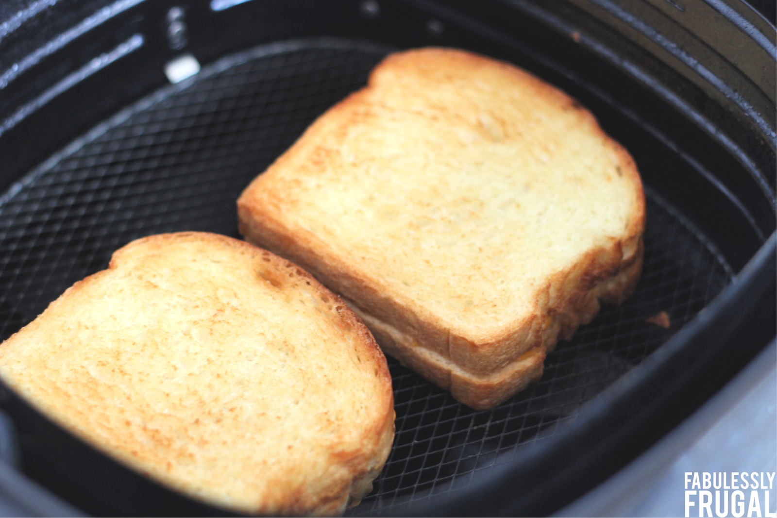 grilled cheese sandwiches in the air fryer