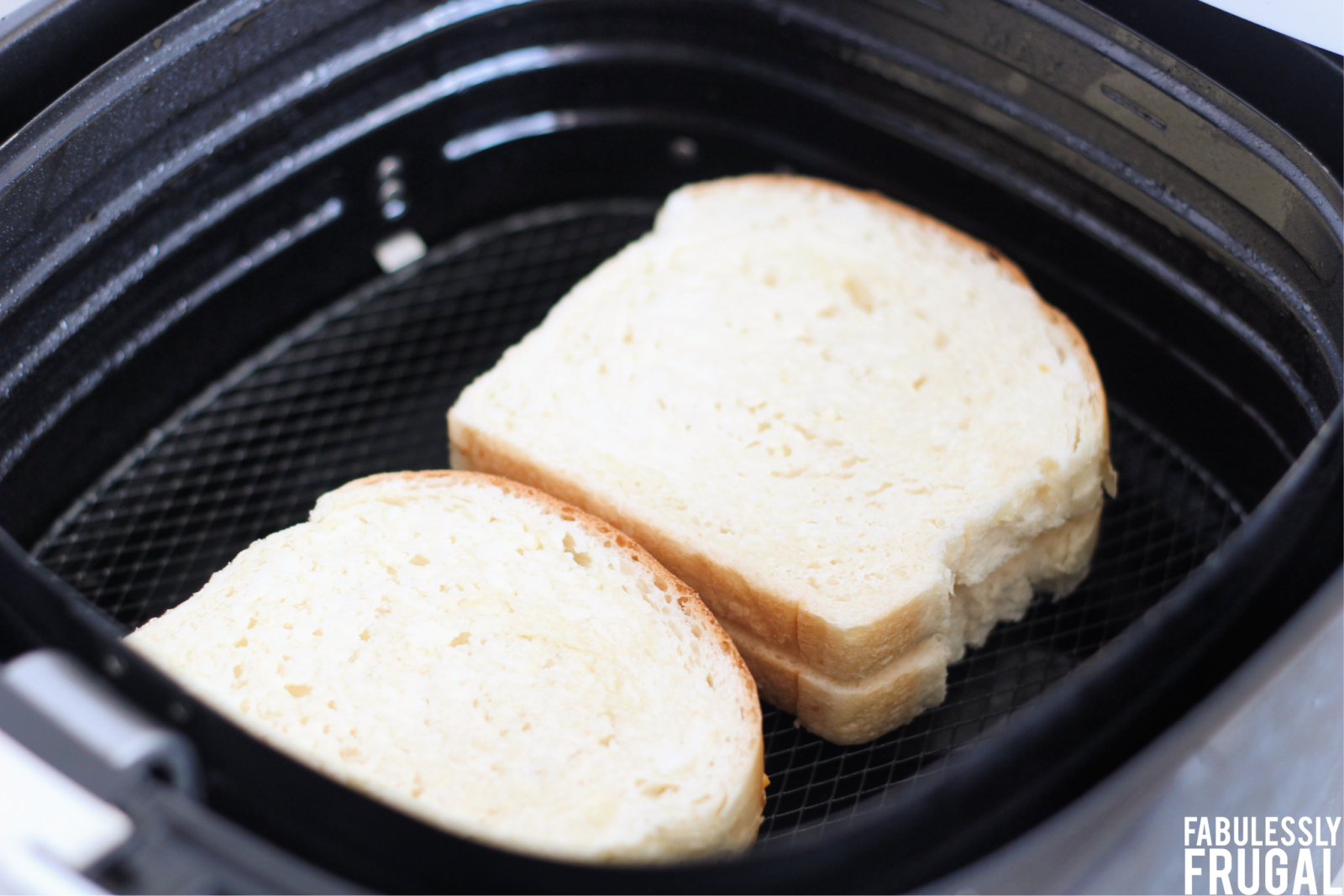 how to make grilled cheese in the air fryer