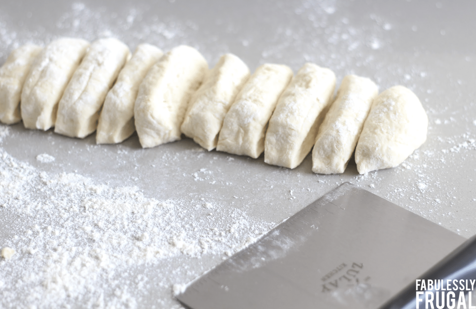 Splitting flatbread dough