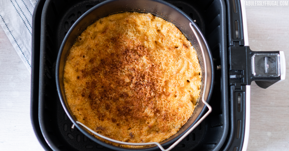 https://fabulesslyfrugal.com/wp-content/uploads/2021/08/how-to-make-air-fryer-mac-and-cheese-2.png