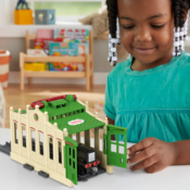 Thomas & Friends Connect & Go Diesel Train Engine And Shed $3.66...
