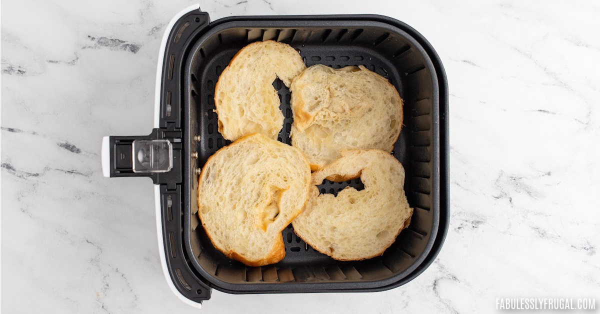 how to toast croissants in the air fryer