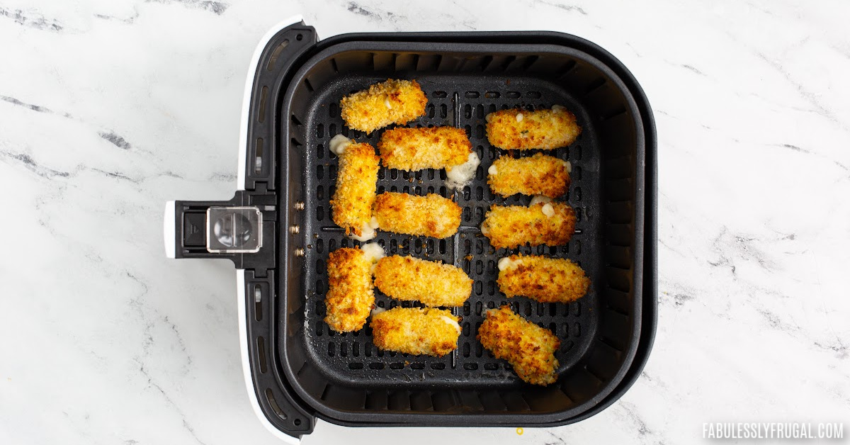 how long to cook cheese sticks in an air fryer