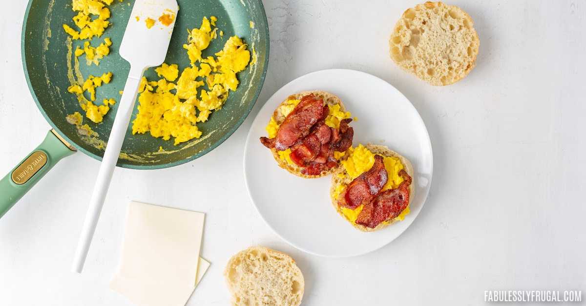 how to make a breakfast sandwich 