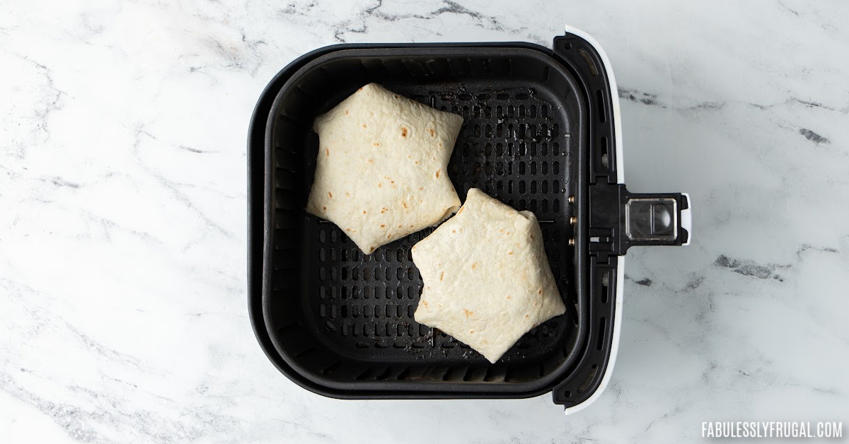how to air fry a crunch wrap