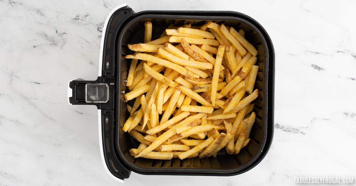 how to cook frozen french fries in the air fryer