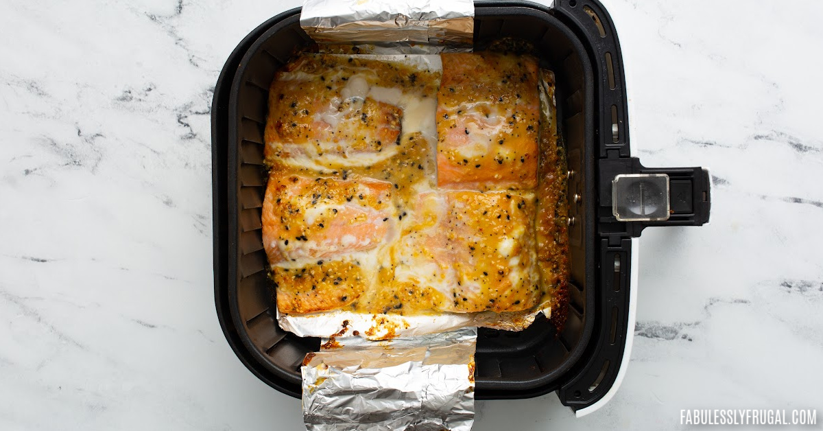 Air Fryer Salmon with Everything Bagel Seasoning 