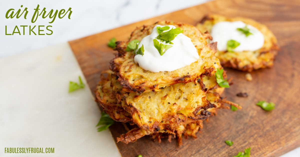 air fryer latkes text on image of fried latkes