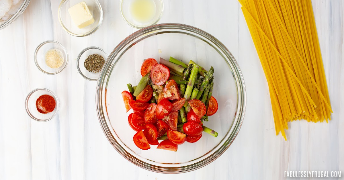 shrimp scampi with tomatoes and asparagus