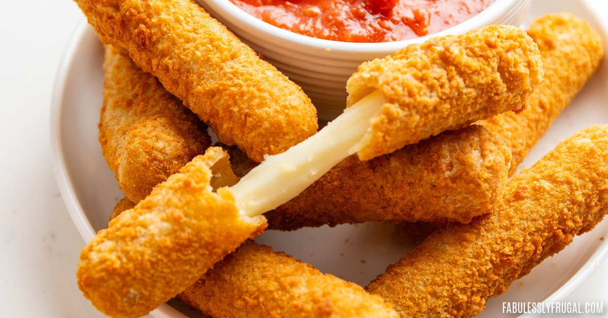 cheesy mozzarella sticks