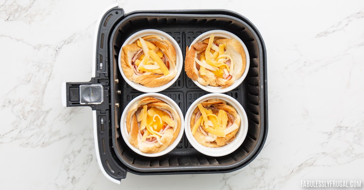https://fabulesslyfrugal.com/wp-content/uploads/2023/09/air-fryer-ham-and-egg-cups-9.jpg