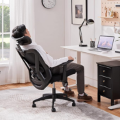 Invest in your well-being and upgrade your workspace with this Yaheetech...